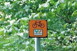 Oznaczenie trasy Green Velo w Zwierzyńcu
