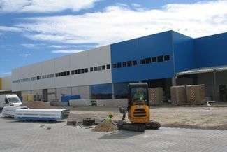 Już szykują się na przyjęcie towaru. Nowy market budowlany