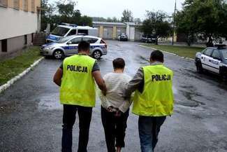 Mundurowi zatrzymali właścicielkę biura, 44-letnią Urszulę W. na warszawskim lotnisku Okęcie