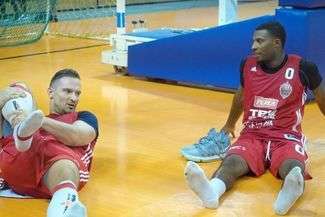 James Washington (z prawej), Paweł Kowalski i ich koledzy są już prawie gotowi do sezonu