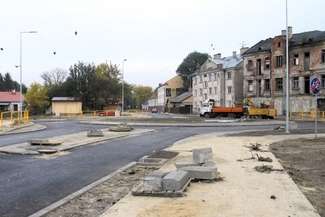 Rondo Męczenników Miejskiego Przedsiębiorstwa Robót Drogowych. Skąd taka złośliwość?