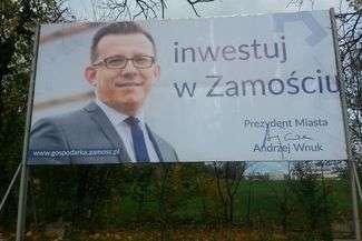 Prezydent Zamościa na plakacie. Czy to już kampania?