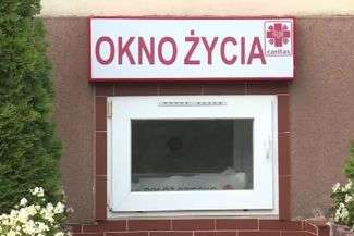 Jak działają okna życia? "Może inaczej potoczyłaby się historia dziecka znalezionego w rzece"