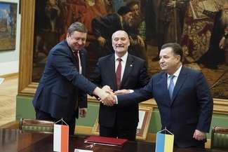 - Dzisiaj miałem zaszczyt patrzeć na wspólny sztandar litewsko-ukraińsko-polski i wspólnych żołnierzy, wspólną jednostkę wojskową. W ten sposób realizuje się wielka myśl o związaniu naszych narodów  na trwałe, w obronie i w budowie pokoju. Wielka rzecz, a Lublin jest jej świadkiem - powiedział Antoni Macierewicz