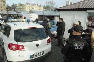 Nalot na nielegalny magazyn z papierosami w Lublinie. W środku tysiące paczek