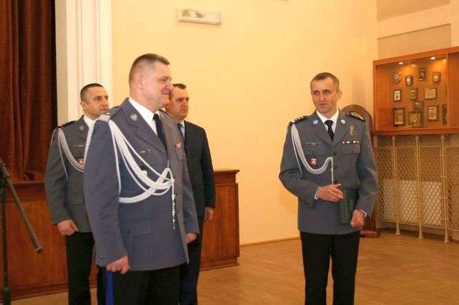Inspektor Robert Szewc (po prawej) został dziś powołany na stanowisko pełniącego obowiązki Komendanta Wojewódzkiego Policji w Lublinie