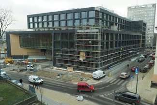 W wykańczanym już biurowcu przy Wieniawskiej miasto wynajęło pomieszczenia, gdy jego budowa nawet się nie zaczęła. Ostatecznie umowa została rozwiązana