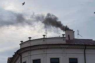 Straż pożarna, policja i karetka na deptaku. Co się stało? [wideo]