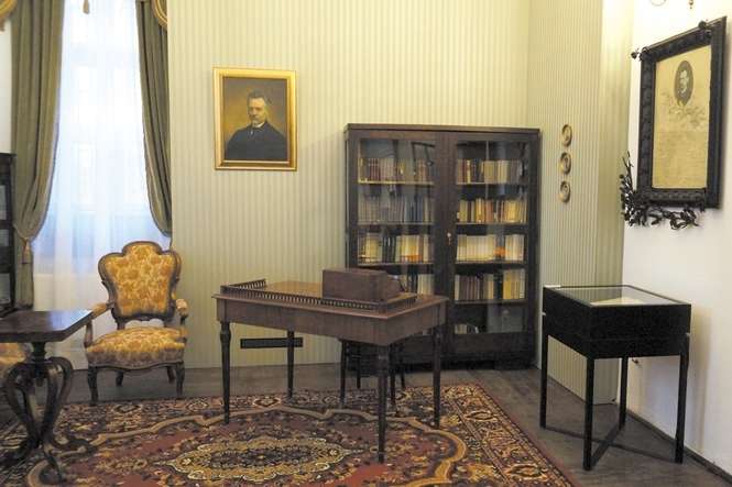 Zrekonstruowany gabinet Bolesława Prusa w nowej siedzibie muzeum