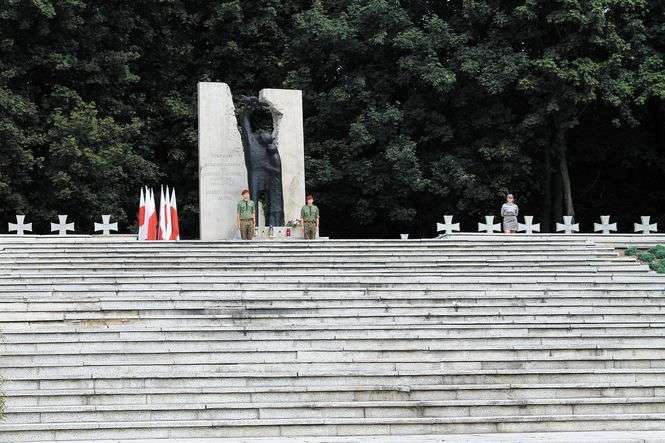 Zaplanowane przez IPN poszukiwania szczątków żołnierzy skazanych na śmierć przez komunistyczne sądy odbędą się w tym roku na terenie cmentarza przy al. Piaskowej