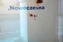 Zabrudzone okno w biurze posłanki Nowoczesnej. Osoby, która to zrobiła, szukają policjanci