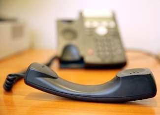 Zgubił buty w błocie, zadzwonił na policję