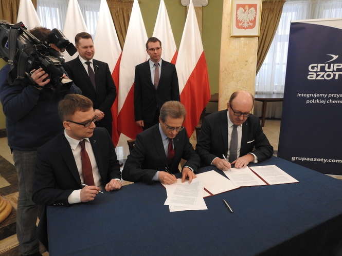 Podpisanie listu intencyjnego o współpracy pomiędzy Grupą Azoty i Instytutem Nowych Syntez Chemicznych w Puławach
