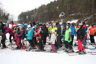 Dobre warunki dla narciarzy. Ciasno na stokach w woj. lubelskim [zdjęcia]