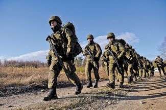 Terytorialsi to osoby młode, z wykształceniem wyższym lub technicznym, aktywne zawodowo i zaangażowane społecznie. Statystyki pokazują, że średnia wieku to 32 lata, a blisko 30 proc. ma nie więcej niż 25 lat. Co dziesiąty żołnierz WOT to kobieta