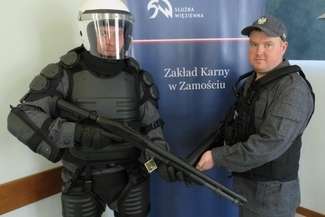 Nowe wyposażenie funkcjonariuszy Zakładu Karnego w Zamościu