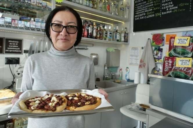 Saule Massalimova, właścicielka „Market Zana 64” w Lublinie, ma nadzieję, że zakaz otwarcia sklepów wielkopowierzchniowych przełoży się na wzrost dochodów małych sklepikarzy
