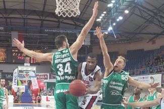 W pierwszej rundzie lublinianie wygrali w hali Globus 82:81