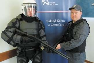 Nowe wyposażenie funkcjonariuszy Zakładu Karnego w Zamościu