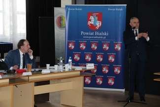 Starosta Mariusz Filipiuk (PSL) i wicestarosta Janusz Skólimowski (PiS) mają odmienne stanowiska w sprawie przenosin tegorocznego pokazu na warszawski Służewiec/ fot.EB