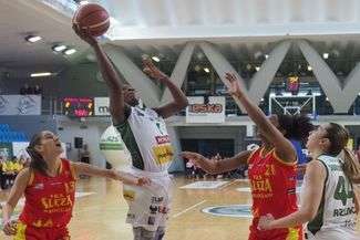 Uju Ugoka kolejny raz rozegrała znakomite zawody, ale tym razem koleżanki nie dostosowały się do niej poziomem