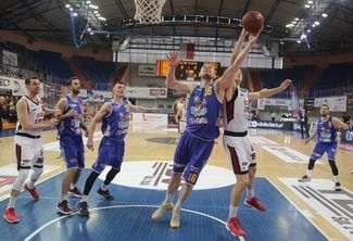 TBV Start Lublin – BM Slam Stal 57:70. Znowu ten Łapeta