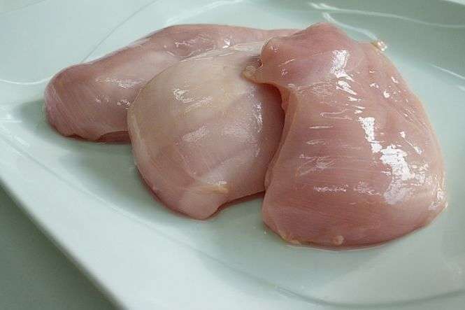  Po przerobieniu części kurczaków okazało się, że wyprodukowane z nich wędliny nie spełniają norm jakościowych