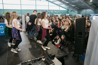 Jaką szkołę wybrać po gimnazjum? Uczniowie na targach w Zamościu [zdjęcia]