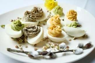 Przepisy na Wielkanoc. Jajka w trzech smakach