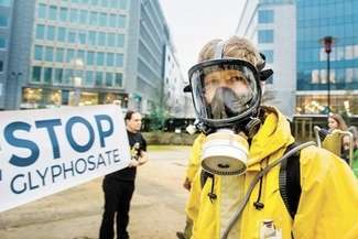 Władza w rękach korporacji. Co połączenie Monsanto i Bayera oznacza dla rolnictwa?