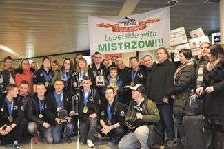 Powitanie Spice Gears po powrocie z Chin