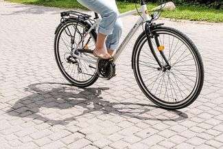 71-latka goniła rowerem złodzieja, który ukradł jej torebkę