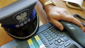 Ornitolog podczas badań utknął na bagnach. Pomogli mu policjanci i strażacy