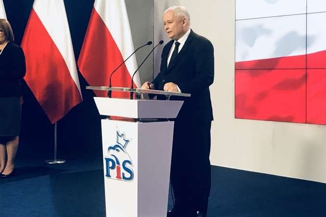 Jarosław Kaczyński podczas dzisiejszej konferencji prasowej