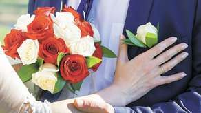 Ślub w plenerze i przy radiowozie. A może w balonie? Nietypowe weselne atrakcje [CENY]