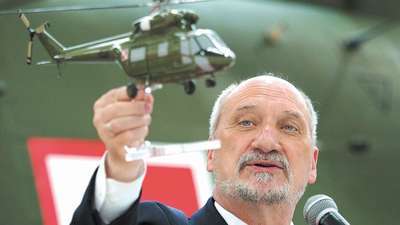 Wizyta ministra obrony Antoniego Macierewicza w PZL Świdnik wzbudziła w zakładach nadzieję na produkcję dla armii