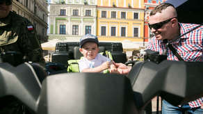 Broń i wozy bojowe na Rynku w Zamościu [zdjęcia]