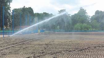 Próba automatycznego systemu nawadniania płyty boiska