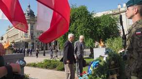 Święto Narodowe Trzeciego Maja. Złożyli kwiaty pod pomnikiem Konstytucji [zdjęcia]