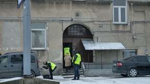 Udusił dziewczynę i mieszkał ze zwłokami. Chce siedzieć w więzieniu do końca życia 