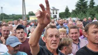 W poniedziałek, kiedy strajk miał się rozpocząć część rolników zrywała maliny