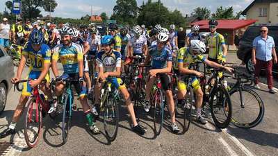 Na starcie 62 Międzynarodowego Wyścigu Kolarskiego Orlików Przyjaźni Polsko-Ukraińskiej im. płk Skopenki stanęło blisko 80 kolarzy