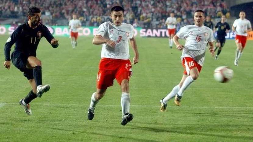Grzegorz Bronowicki (w środku) w wygranym 2:1 meczu z Portugalią (2006)<br />
