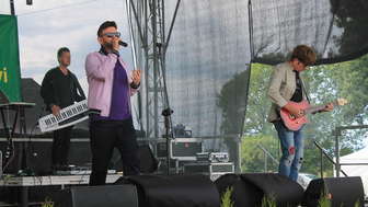 Mieszkańcy gminy i powiatu puławskiego bawili się przy przebojach z lat 80-tych