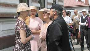 Duże sceny zbiorowe między innymi zostały nagrane przy dawnej szkole mechanicznej, czyli obecnym rektoracie PWSZ
