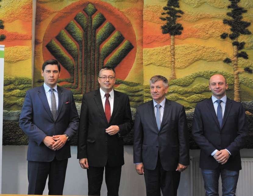 Władze Białej Podlaskiej podpisały umowę z Narodowym Funduszem Ochrony Środowiska i Gospodarki Wodnej na dofinansowanie budowy ciepłowni<br />
