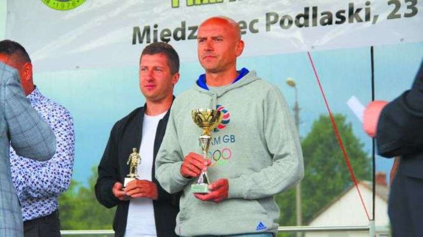 Trener Robert Różański wywalczył z Orlętami Łuków awans do IV ligi. Ten sukces doceniony został również podczas IX Letniej Gali Piłkarskiej BOZPN<br />
