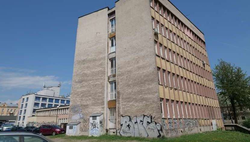 Jednostki SCK obecnie zlokalizowane przy ul. Karmelickiej 7 i Lubartowskiej 58 przeniosą się do budynku, który ma powstać na terenie uczelnianego kampusu przy ul. Chodźki 6, w miejscu dawnych zakładów ortopedycznych.