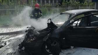 Spalił się nieoznakowany radiowóz. Policjanci w szpitalu