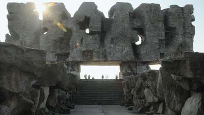 Lublin: Ściągnął spodnie w byłym obozie zagłady na Majdanku. Uczeń z Izraela usłyszał zarzuty